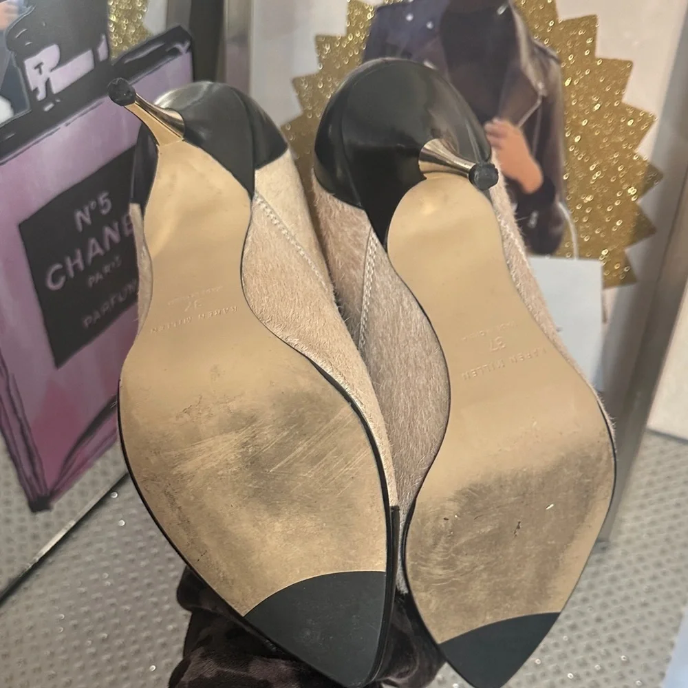Karen Millen Black and Cream Hair Calf Pumps